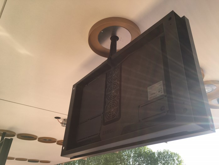 outdoor ceiling mount for Samsung OHF Series monitor